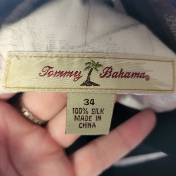 Tommy Bahama Black Chino Shorts Mens 34 Gray 100% Silk Pleated - Picture 2 of 6